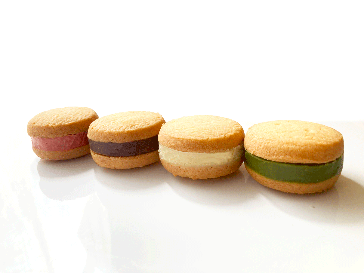 シンプルパッケージ（鎌倉）ギフトBOX8個入　[チョコ、ホワイト、抹茶、苺　各種2個]